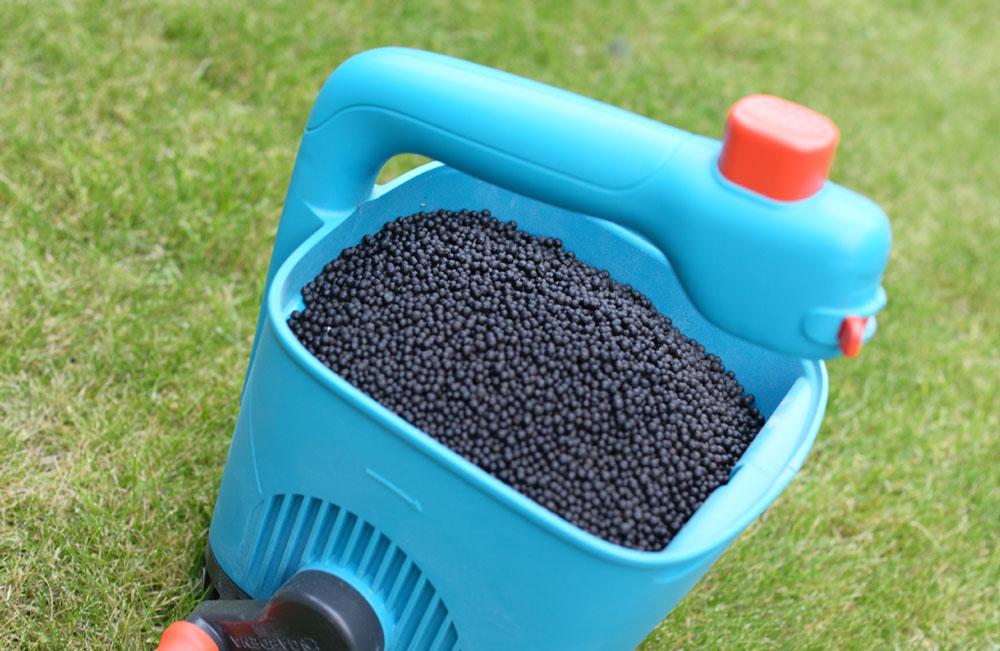 Best 100% Organic Fertiliser Alternatives to use as Lawn feed