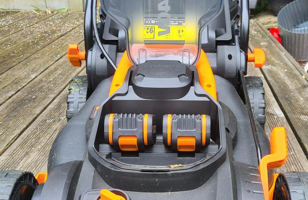 A Full Review of Cordless Lawn Mowers - Are they better? by TRG